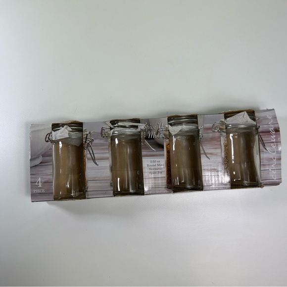 Circleware Spice Up Mini Square Glass Spice Jars lock lid 7.25 oz - Picture 2 of 4